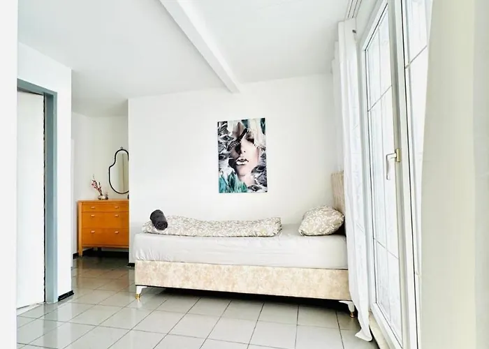 Apartment Cozy In A For Groups, 16-mins To Blumengaerten Vienna