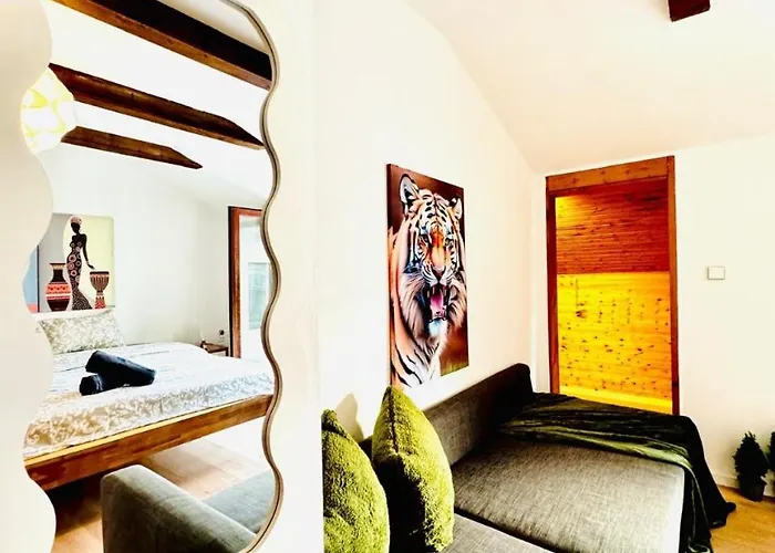 Apartment Cozy In A For Groups, 16-mins To Blumengaerten Vienna