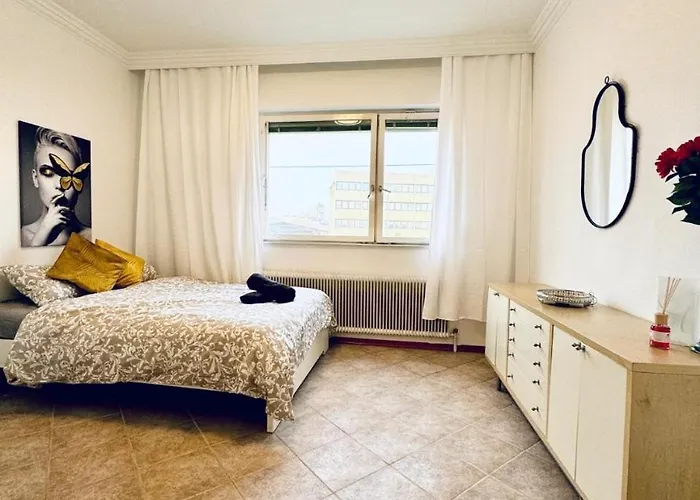 Cozy In A For Groups, 16-mins To Blumengaerten Vienna