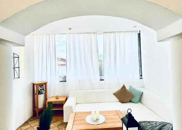 Cozy In A For Groups, 16-mins To Blumengaerten Apartment Vienna