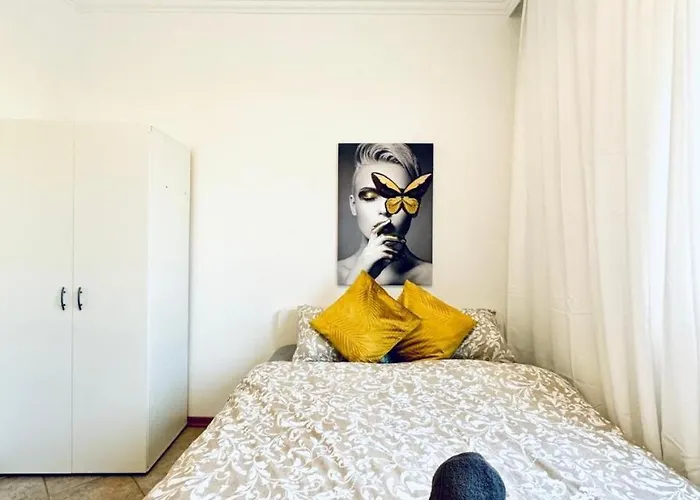 Cozy In A For Groups, 16-mins To Blumengaerten Apartment